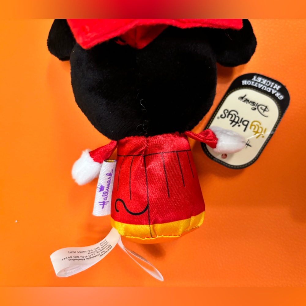 Hallmark itty bittys Disney Graduation Mickey Plush with Tag - Picture 4 of 6